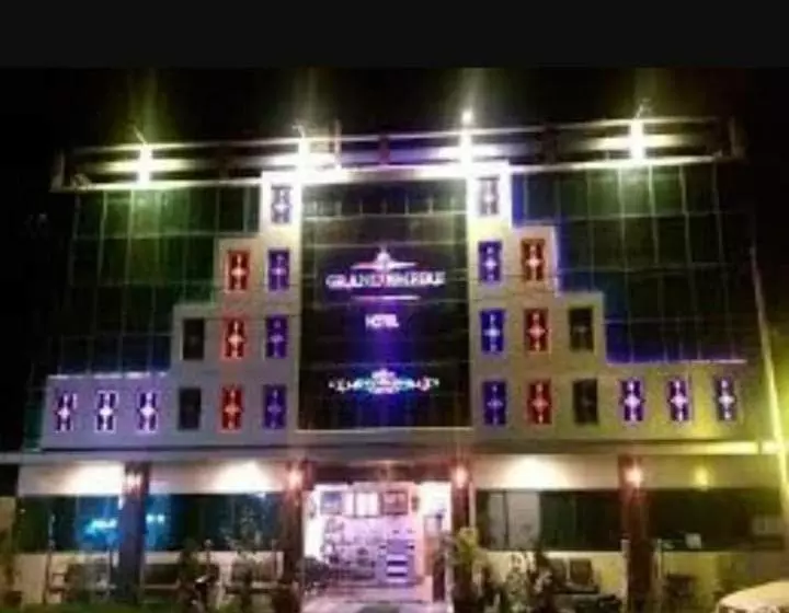هتل Grand Empire