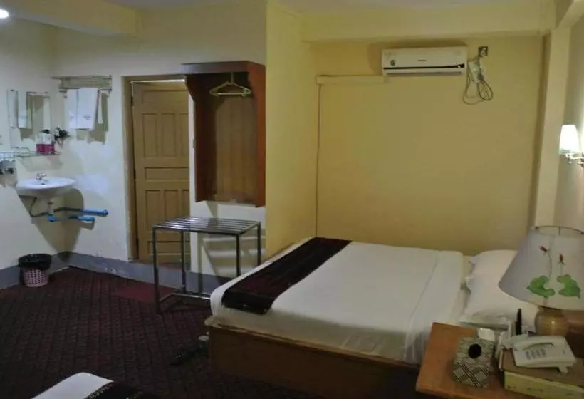 هتل Grand Empire