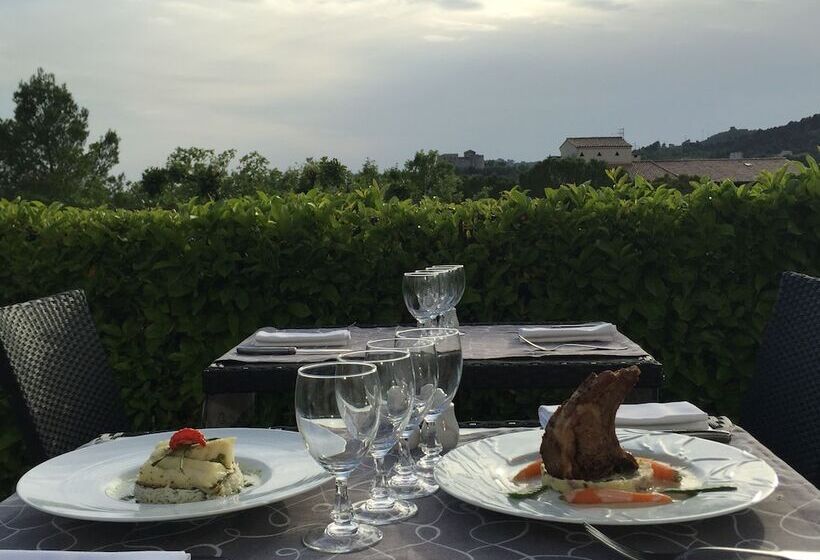 هتل Hôtel La Chêneraie