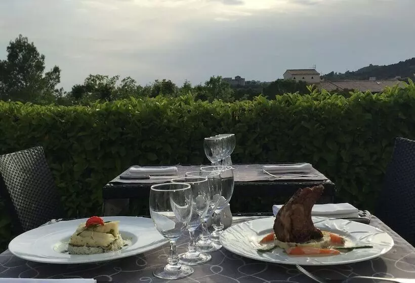 Hotelli Hôtel La Chêneraie