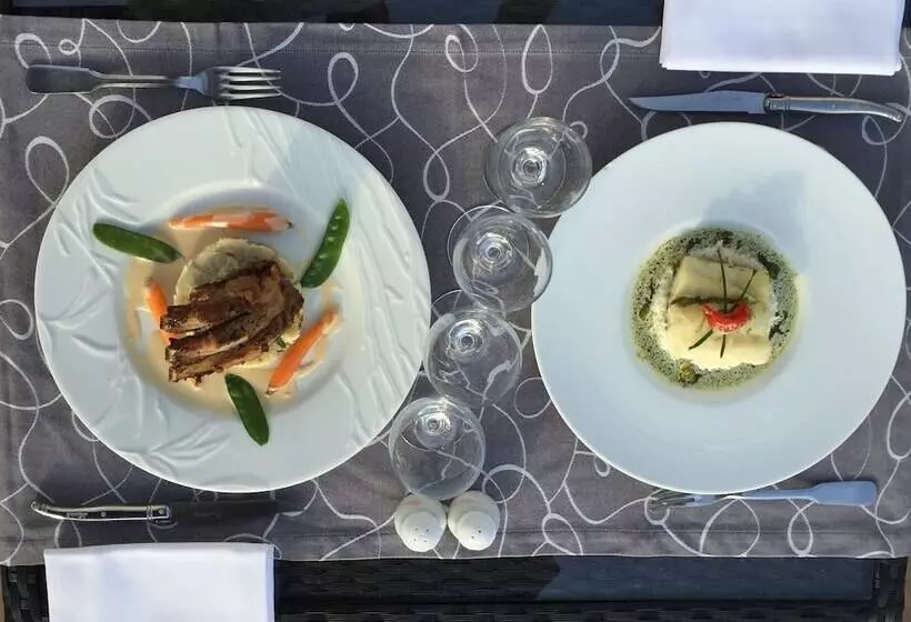 Hotelli Hôtel La Chêneraie