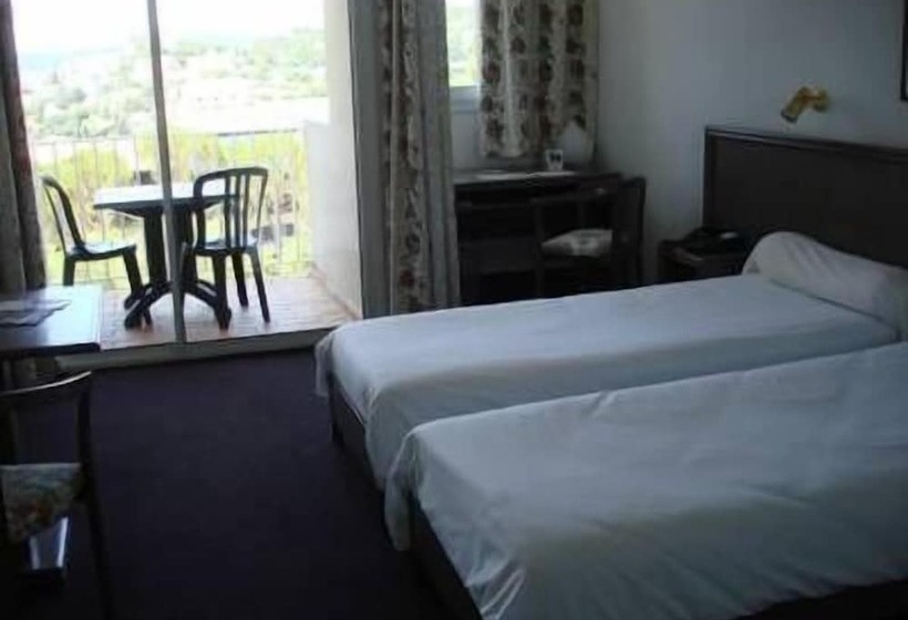 هتل Hôtel La Chêneraie