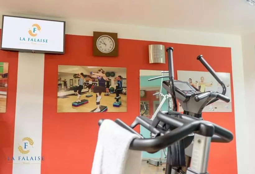 هتل Hôtel Résidence La Falaise