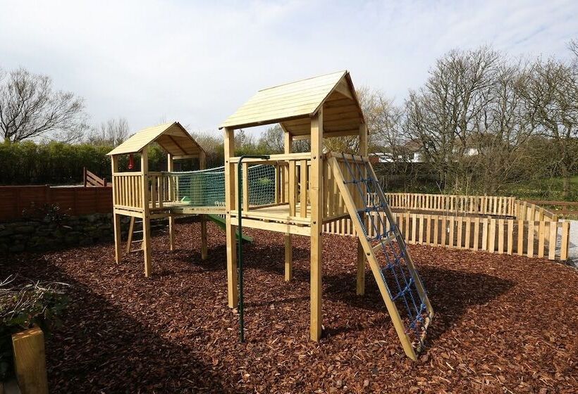 בית מלון כפרי Newburgh Inn