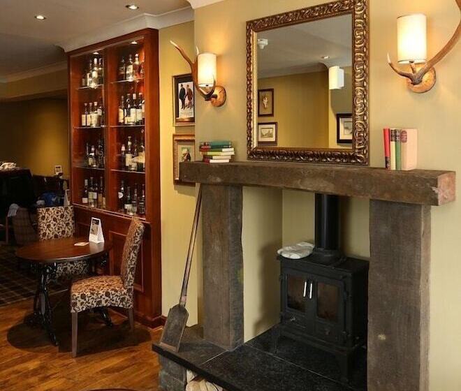 בית מלון כפרי Newburgh Inn