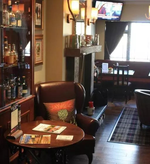 Отель Newburgh Inn