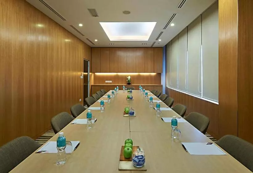 هتل Oasia Suites Kuala Lumpur