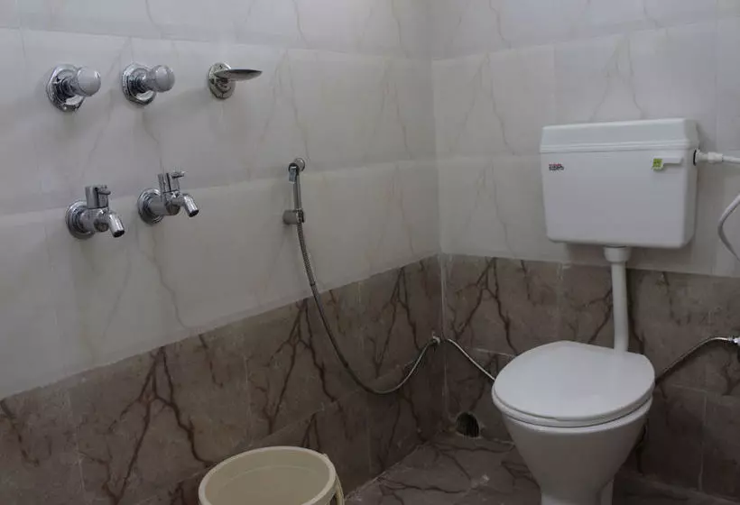ホテル Oyo Rooms Sum Hospital