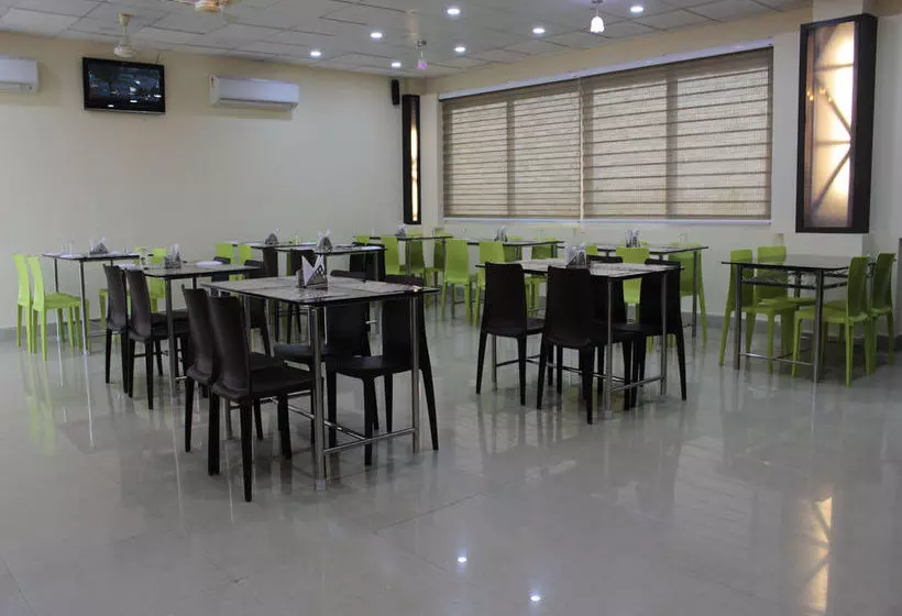 ホテル Oyo Rooms Sum Hospital