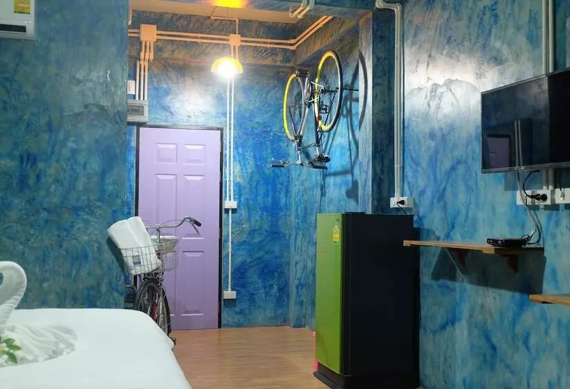 ホテル Samui Poshtel