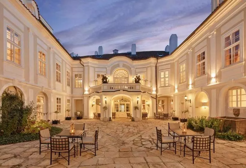 هتل The Mozart Prague