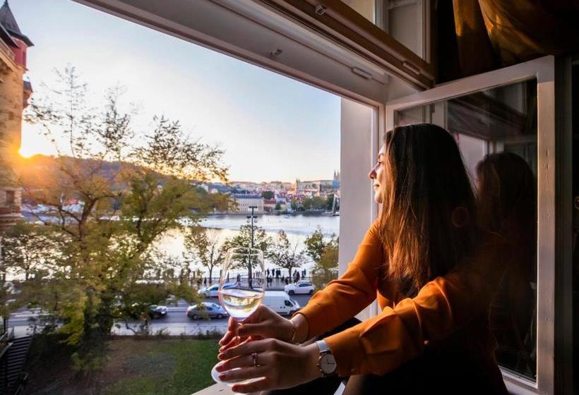 هتل The Mozart Prague