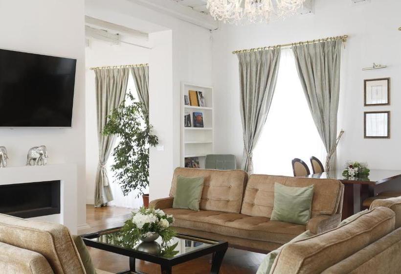 هتل The Mozart Prague