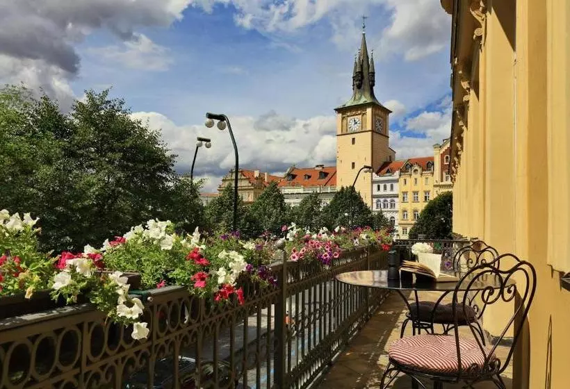 هتل The Mozart Prague