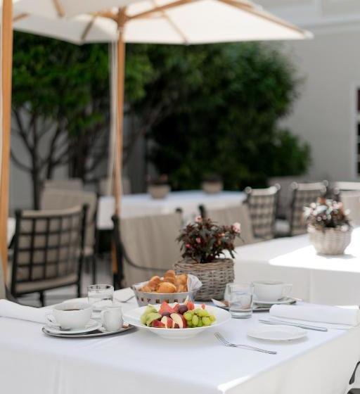 هتل The Mozart Prague