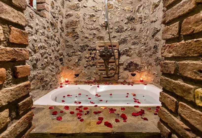 هتل Stonehouse By Ipek