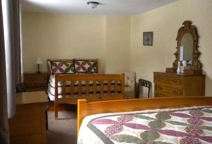 Пансион The Sterling Inn