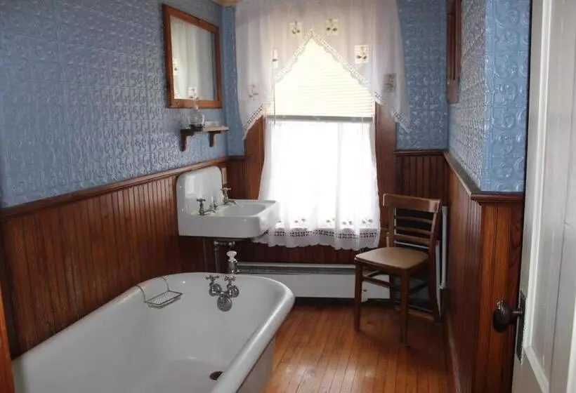 Пансион The Sterling Inn