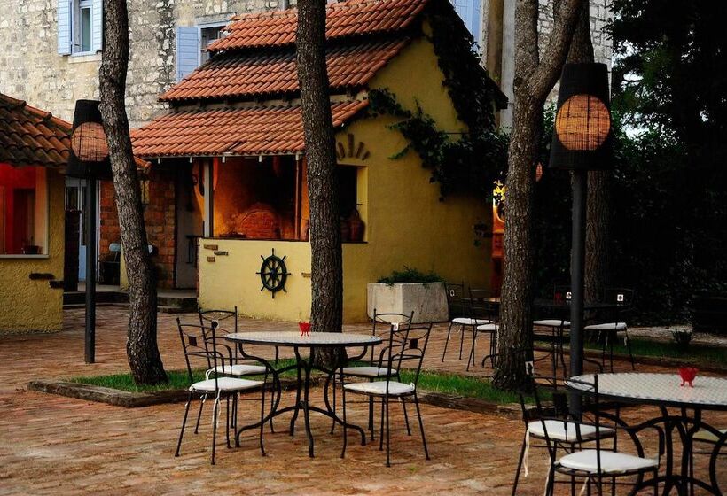 Пансион Villa Skula