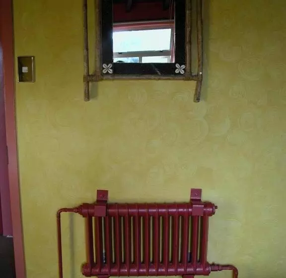 فندق صغير Global Village Travellers Lodge