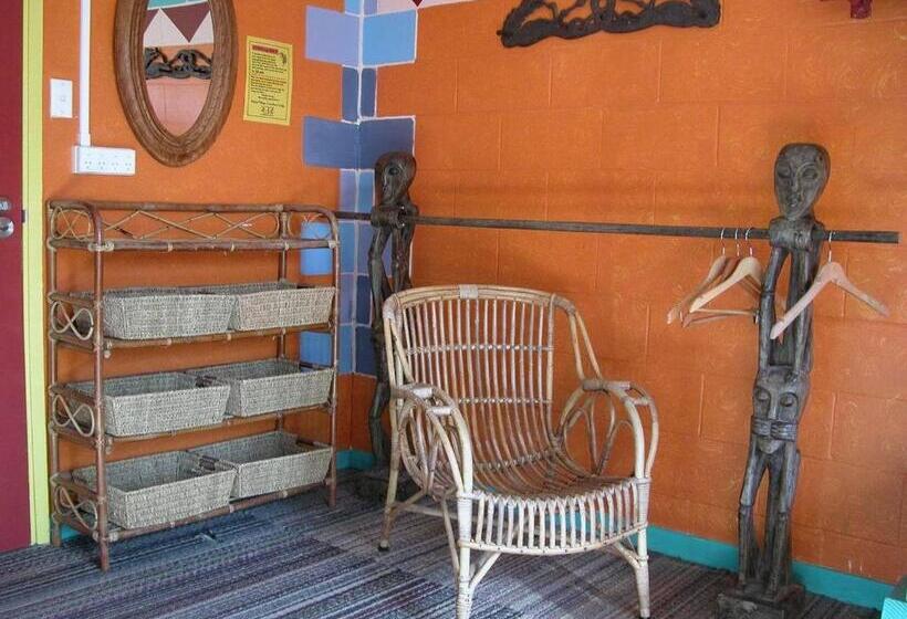 فندق صغير Global Village Travellers Lodge