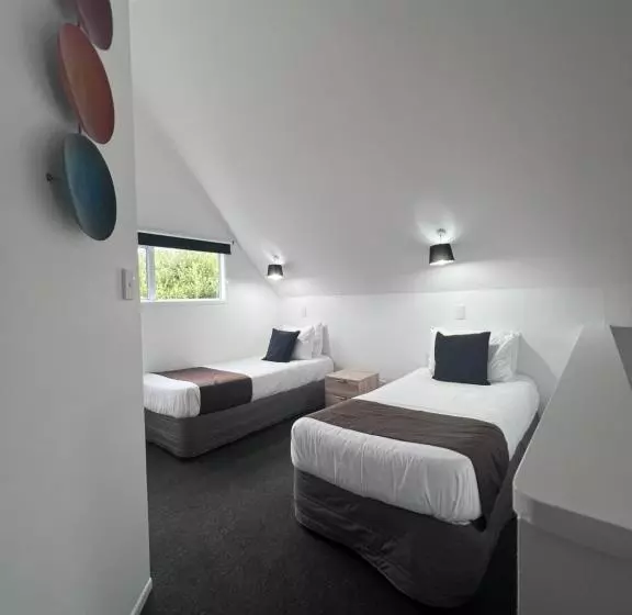 Asure Green Gables Motel