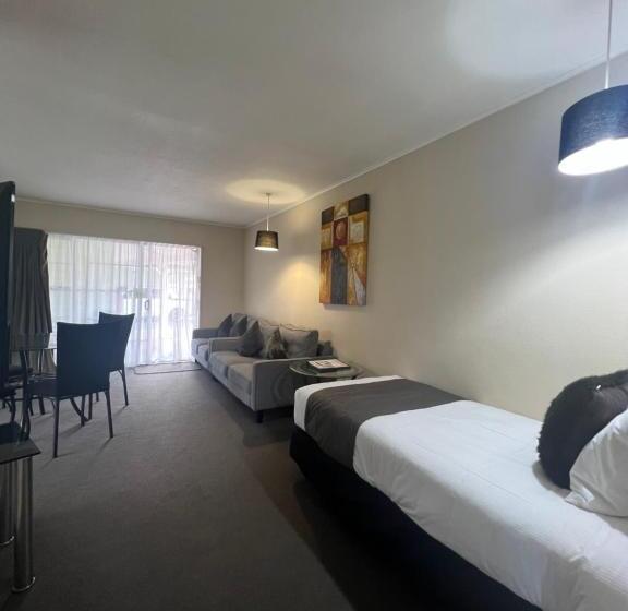 Asure Green Gables Motel