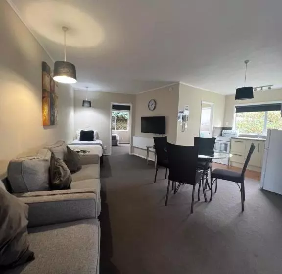 Asure Green Gables Motel