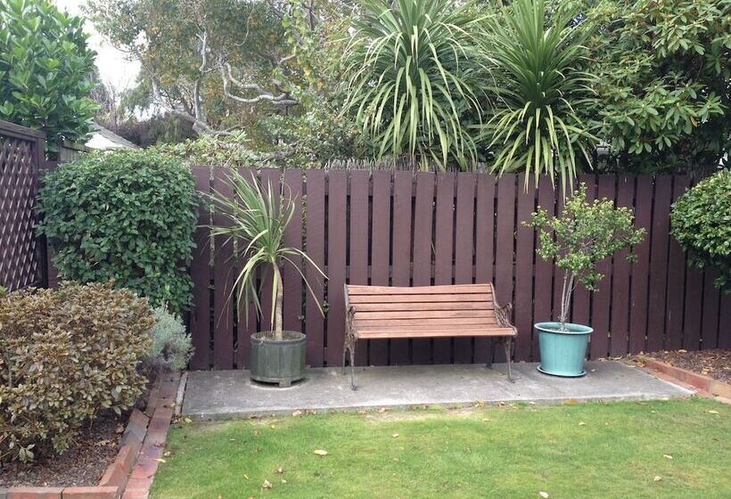 Asure Green Gables Motel