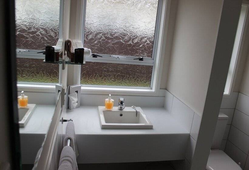 Asure Green Gables Motel