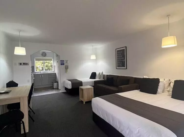 Asure Green Gables Motel