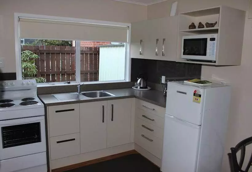 Asure Green Gables Motel