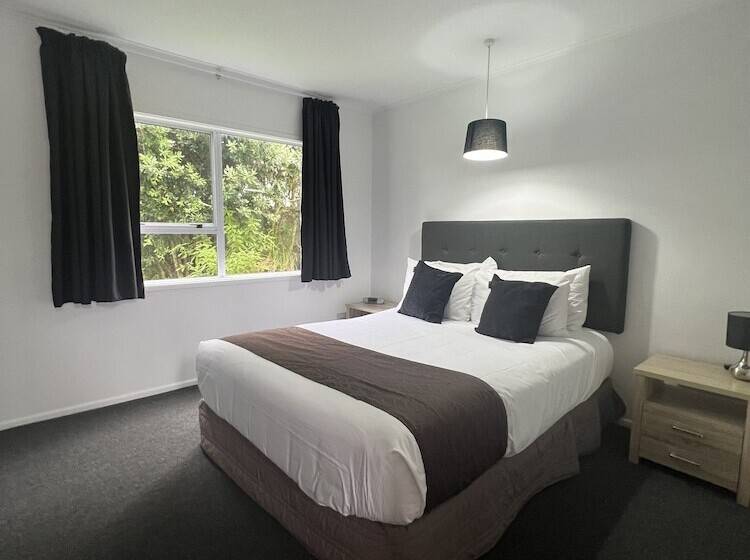 Asure Green Gables Motel