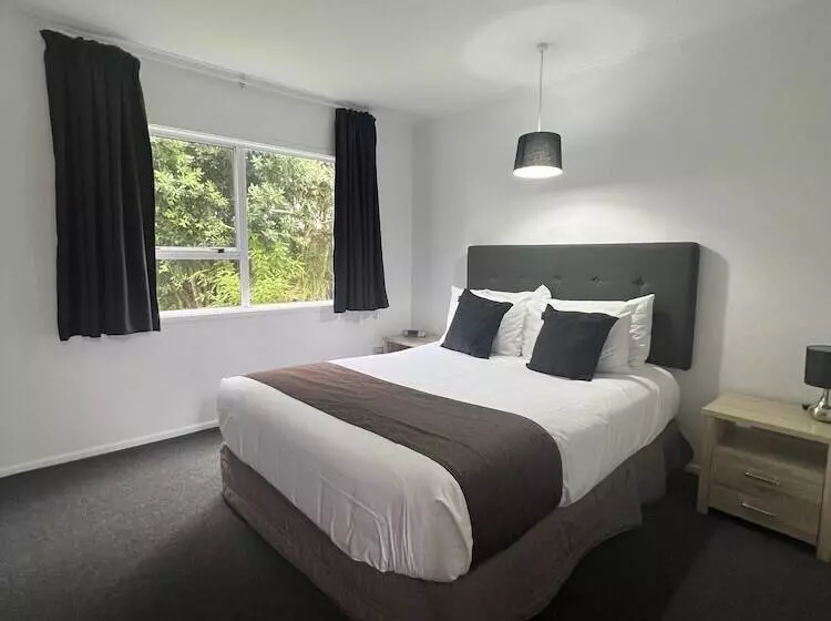 Asure Green Gables Motel