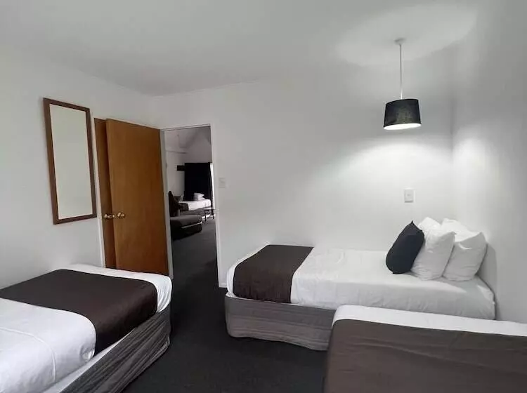 Asure Green Gables Motel