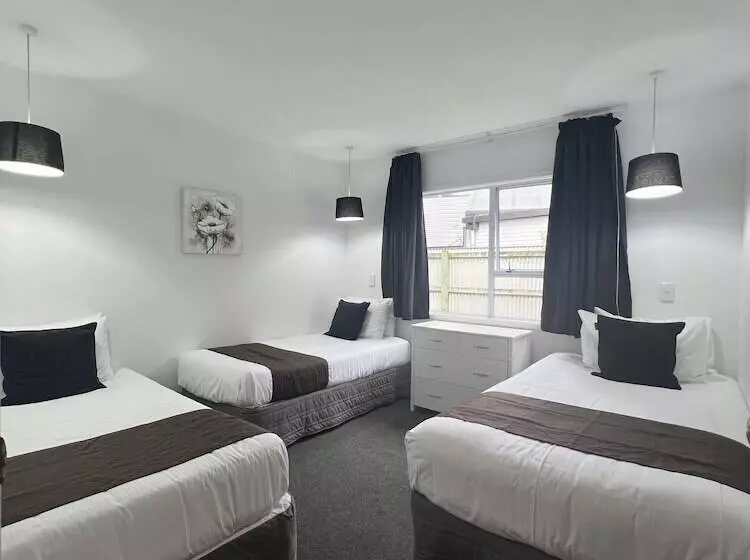 Asure Green Gables Motel