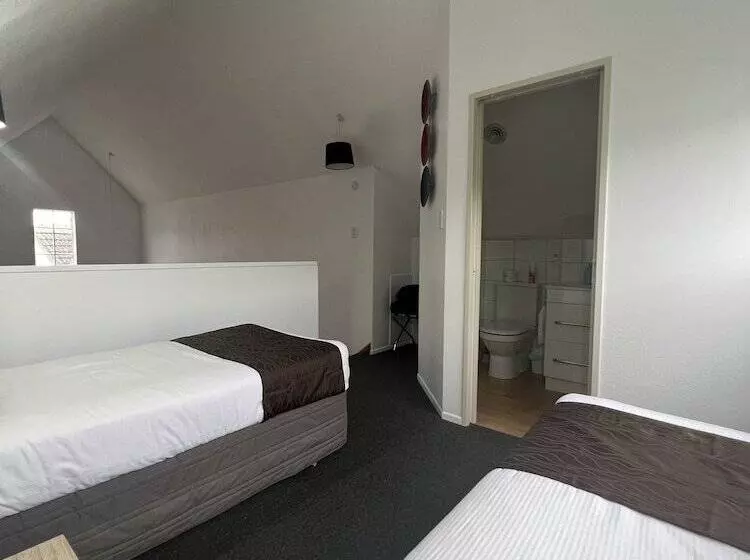 Asure Green Gables Motel