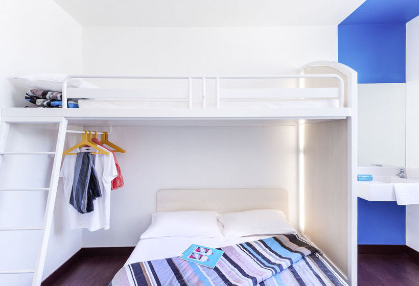 ホテル F1clichy Sous Bois