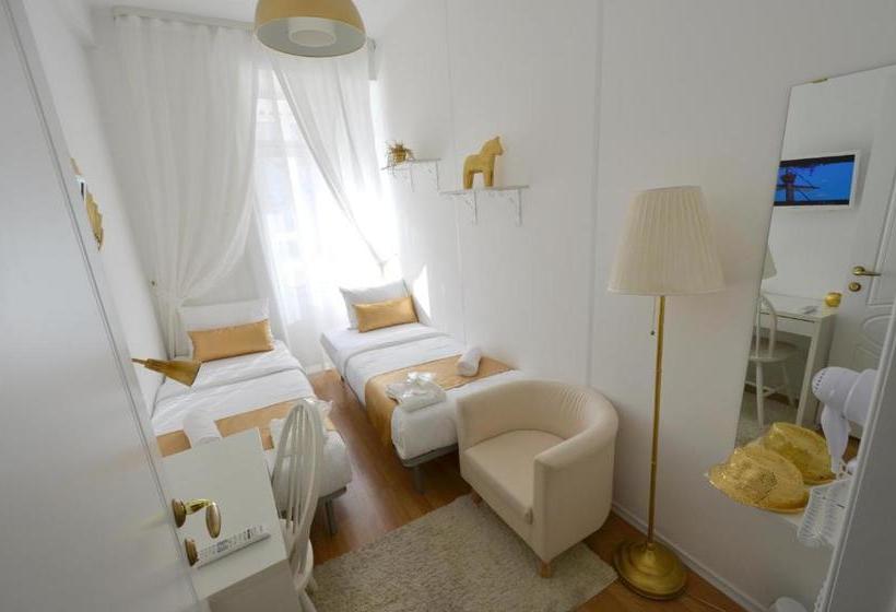 Отель Golden Garden