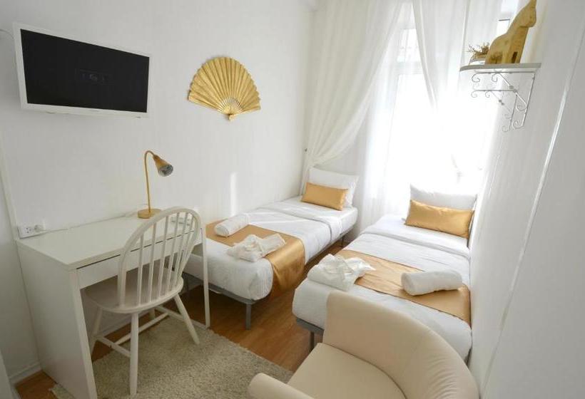 Отель Golden Garden