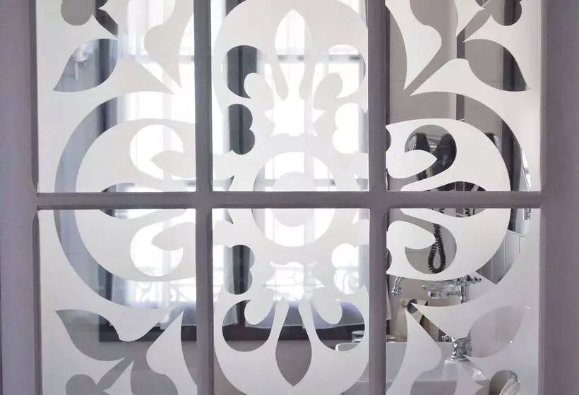 هتل Hôtel Henri Iv