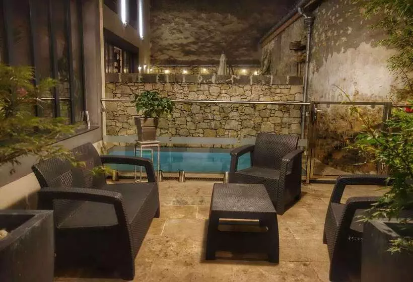 هتل Hôtel Henri Iv