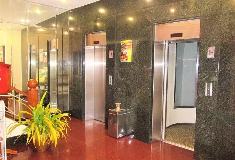 Отель Maxandrea