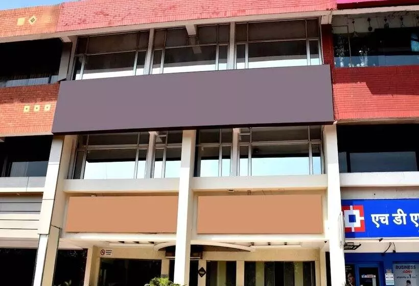 هتل Oyo Premium Sector 43 B