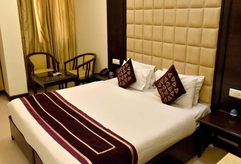 酒店 Oyo Premium Sector 43 B