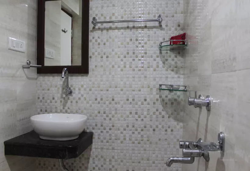 Hotel Oyo Rooms Old Station Road