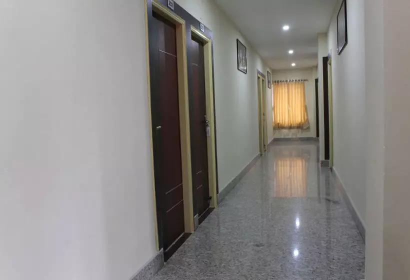 Hotel Oyo Rooms Old Station Road