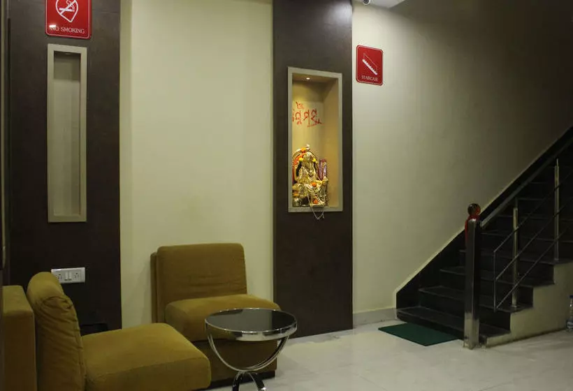 Hotel Oyo Rooms Old Station Road