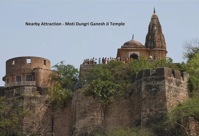 هتل Oyo Rooms Raja Park Lbs College