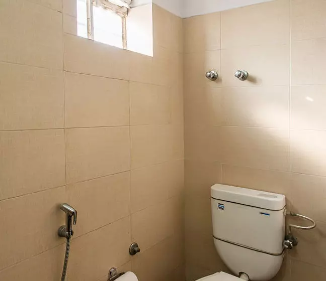 هتل Oyo Rooms Sindhi Camp Metro Station 2